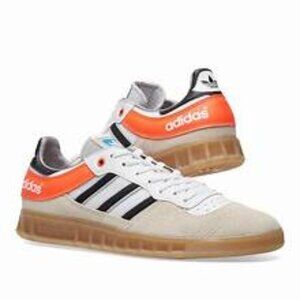 ISO: Adidas Handball Top M6/W7.5